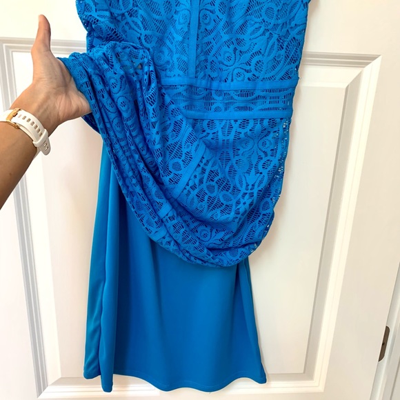 GORGEOUS DRESS - Picture 4 of 8